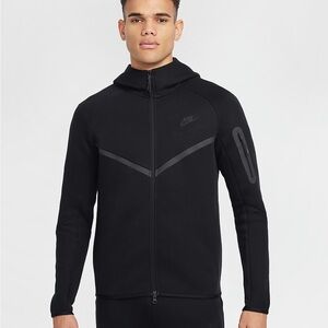 Nike Tech Black Full-Zip Hoodie men’s size medium used